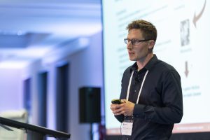 Bifidobacteria in the infant gut use human milk oligosaccharides: how does this lead to health benefits? 5 DSC0604